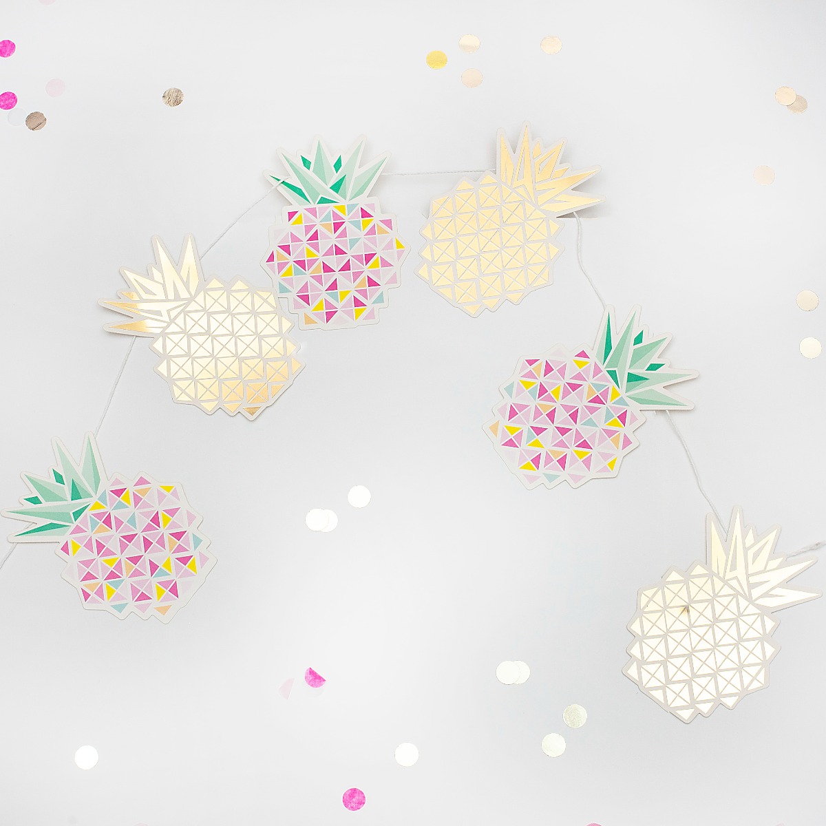 Pukka Party Make Your Own Pineapple Garland Kit with Balloons